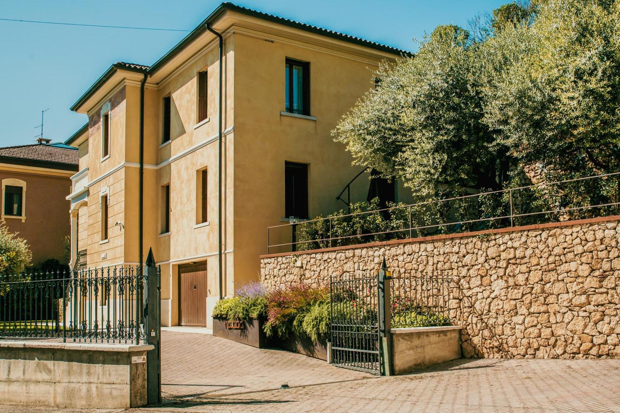 Naboo Verona Luxury Suites Exterior foto